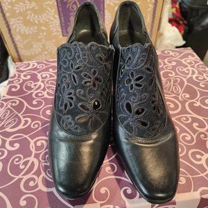 BRIGHTON Rand Black bootie/shoetie Laser cut